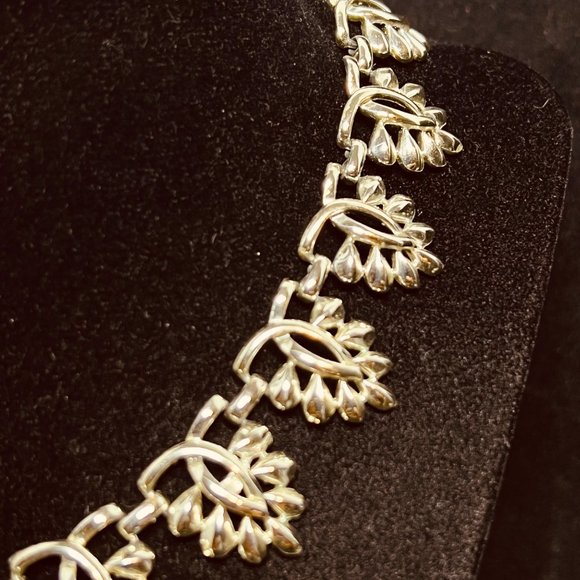 1950s Coro Silver Tone Vine Leaf Necklace Signed (3836) - Picture 4 of 8
